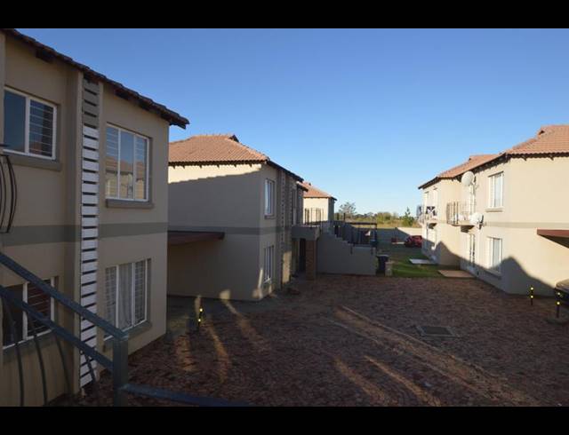 2 BEDROOM APARTMENT FOR SALE IN VAALPARK